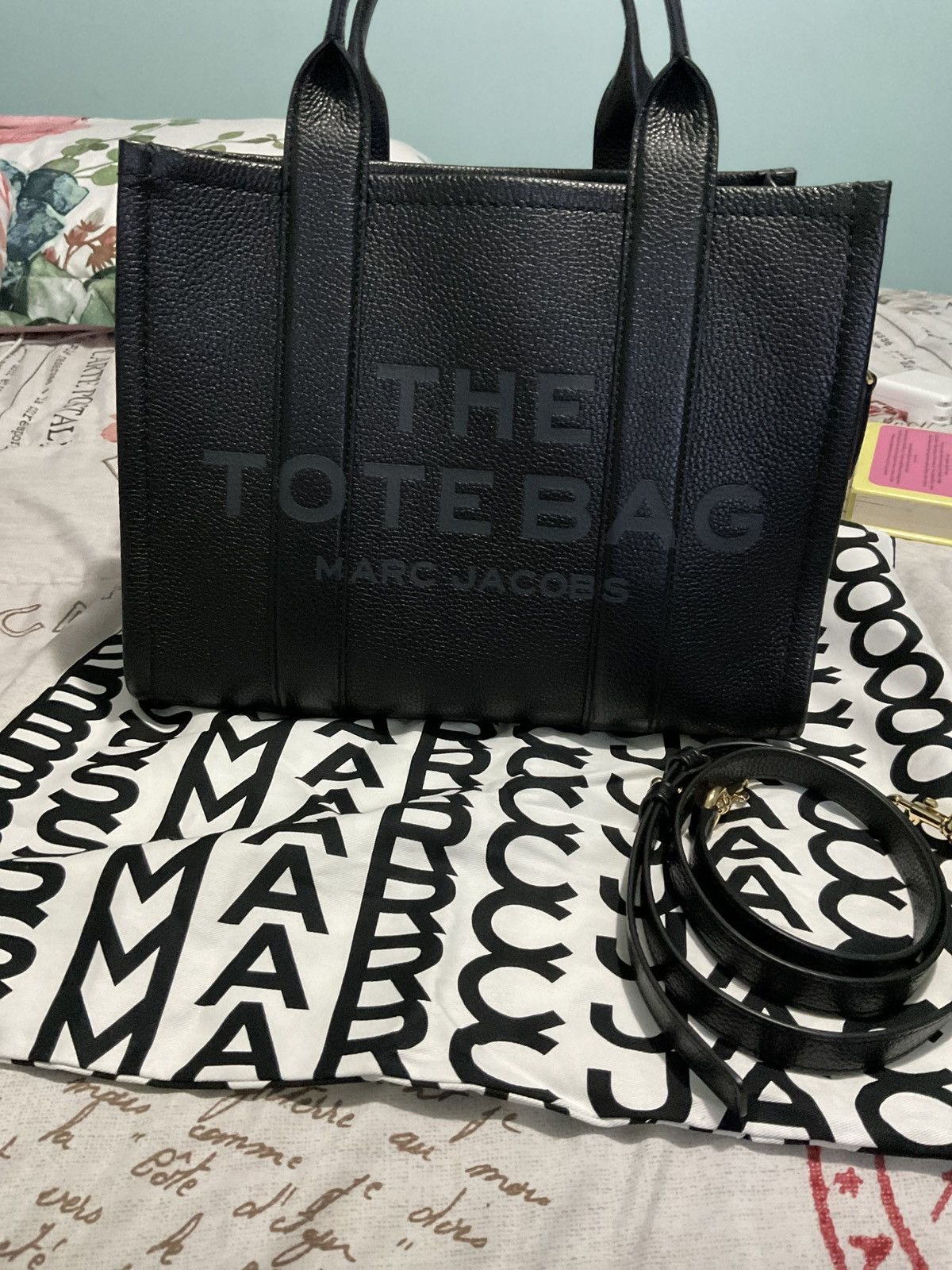 image of Marc Jacobs Black Leather Marc Jacob’S Tote - Medium Size, Women's