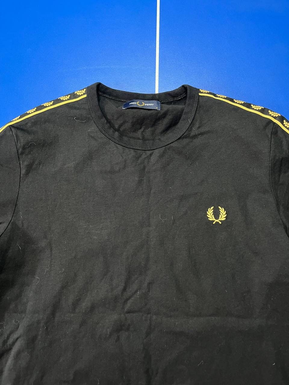 Fred Perry Fred Perry Black T-Shirt Laurel Wreath Taped Shoulder Gold Size US M / EU 48-50 / 2 - 4 Thumbnail