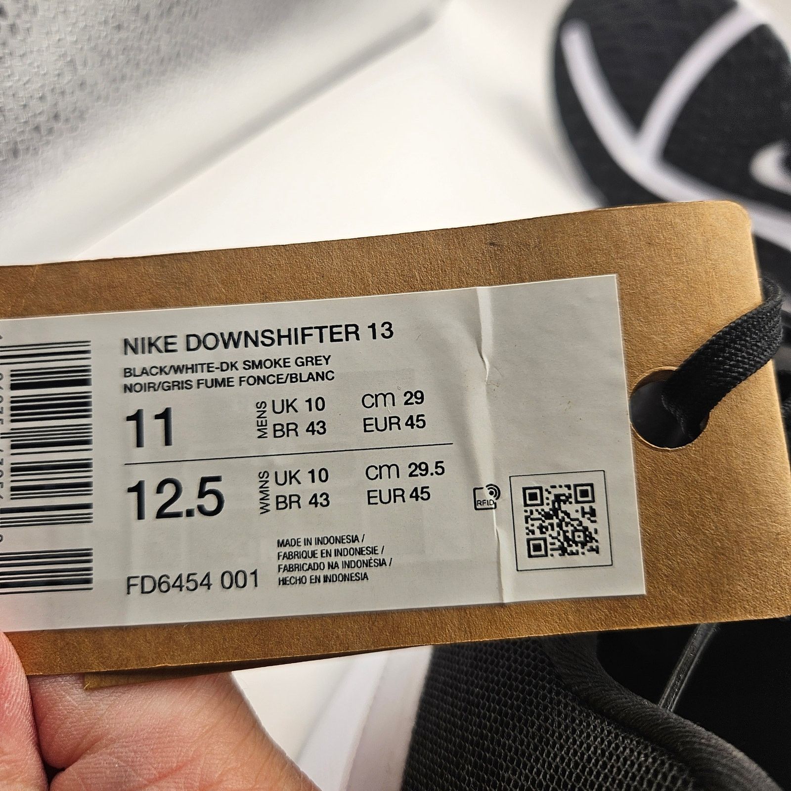 Nike NIKE MEN'S 11 DOWNSHIFTER 13 BLACK WHITE NWOB FD6454-001 Size US 11 / EU 44 - 6 Thumbnail