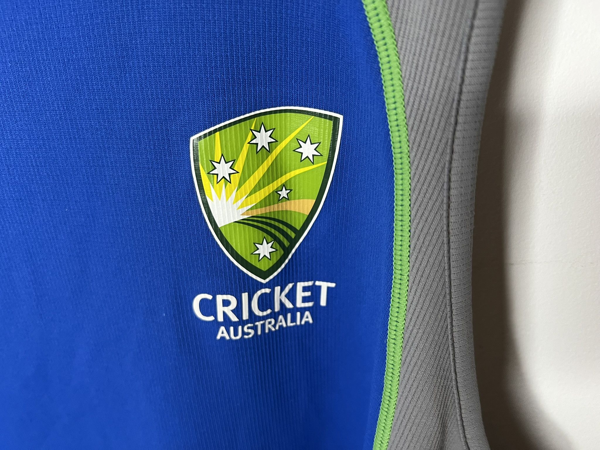 Asics AUSTRALIA CRICKET TRAINING KIT JERSEY SINGLET SHIRT ASICS Size US M / EU 48-50 / 2 - 4 Thumbnail
