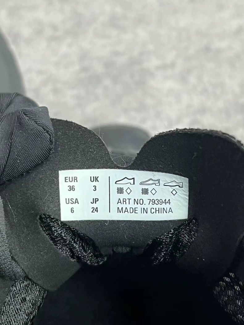 Balenciaga Balenciaga size 36 Circuit Sneakers Black Sneakers shoes 25 Size US 5 / EU 37 - 6 Thumbnail