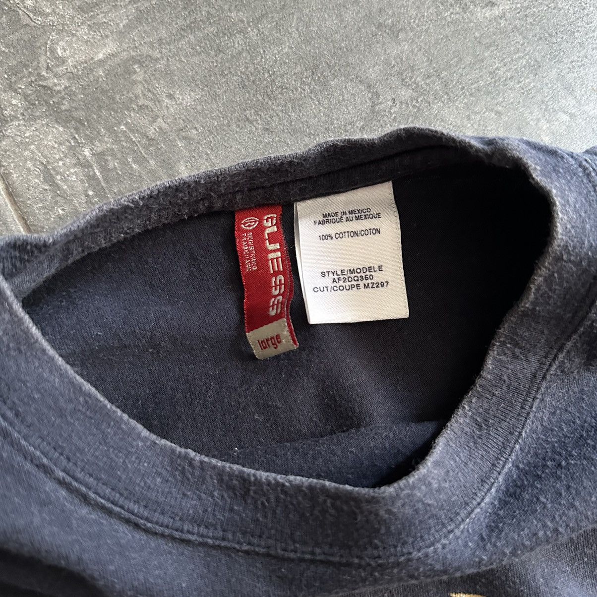 Guess Vintage Guess Jeans T-shirts Centre Logo Distressed Y2K Size US L / EU 52-54 / 3 - 12 Thumbnail