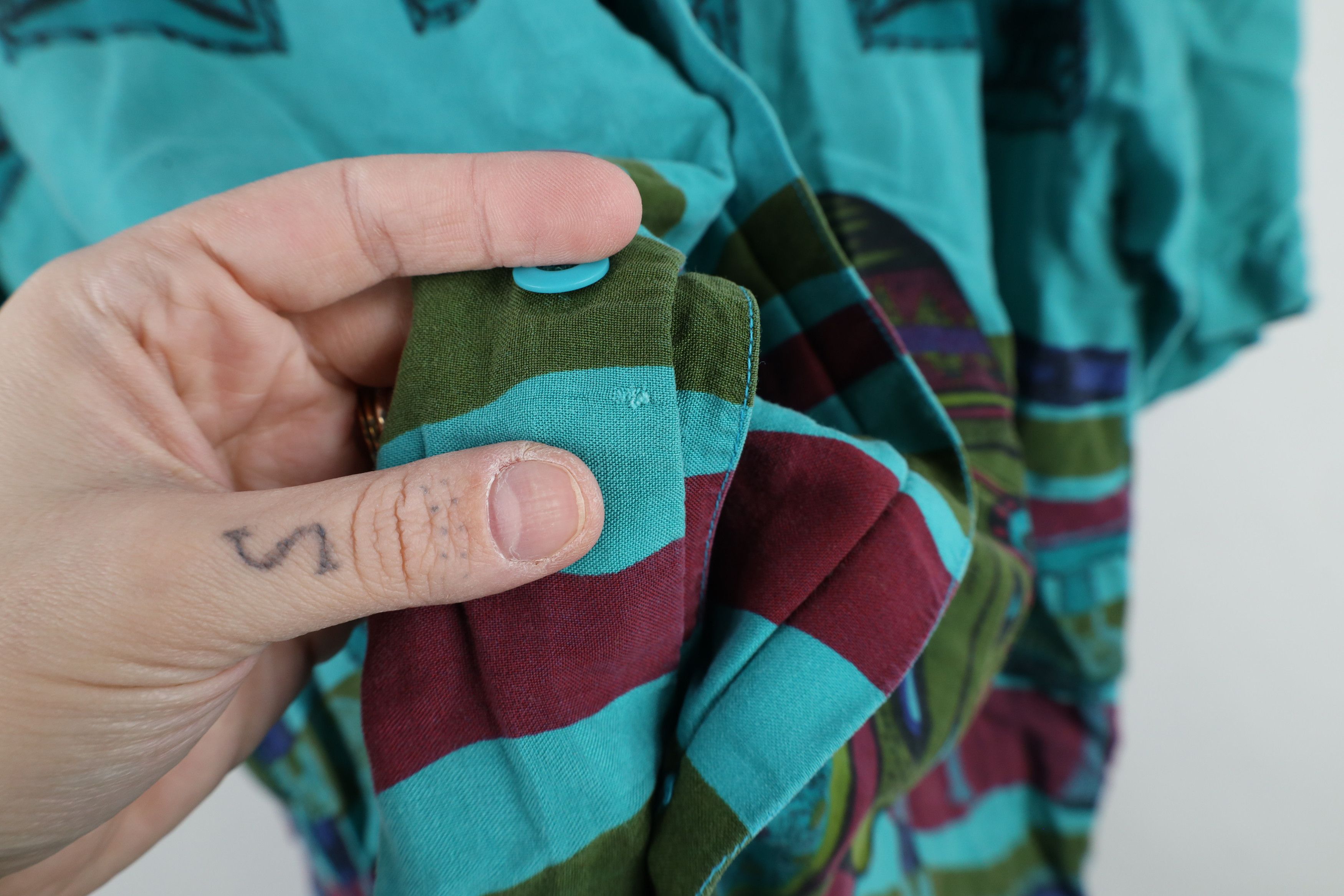 Vintage Vintage 90s Streetwear Collar Tribal Cave Art Button Shirt Size US M / EU 48-50 / 2 - 4 Thumbnail