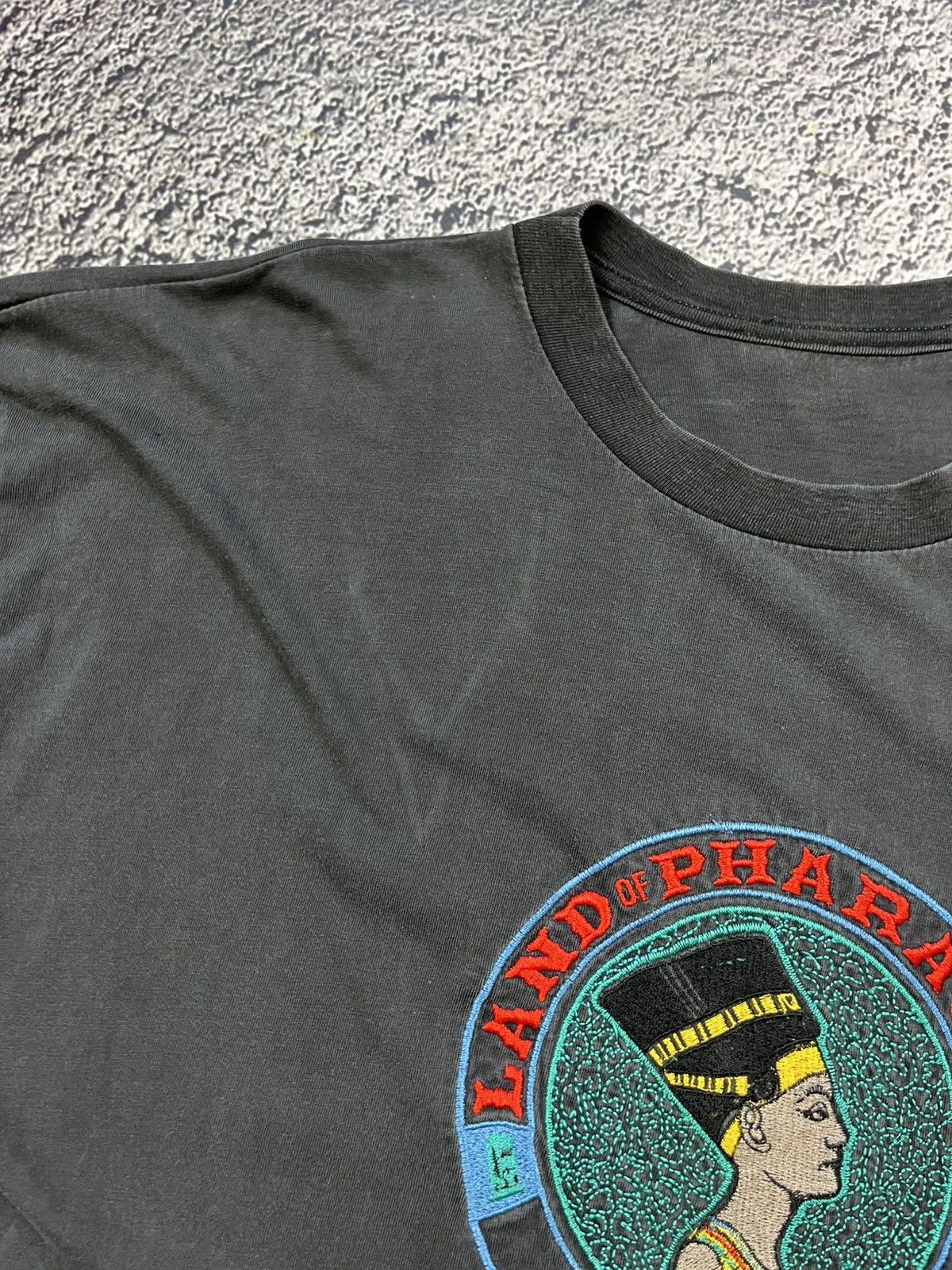Vintage Vintage 90s Pharaoh faded one stitch embroidered tee XL Size US XL / EU 56 / 4 - 4 Thumbnail