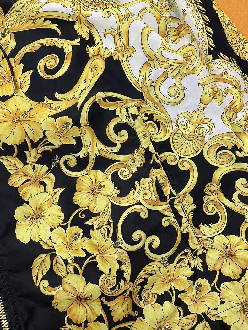 Versace Versace Printed letter hooded coat Size L / US 10 / IT 46 - 2 Thumbnail