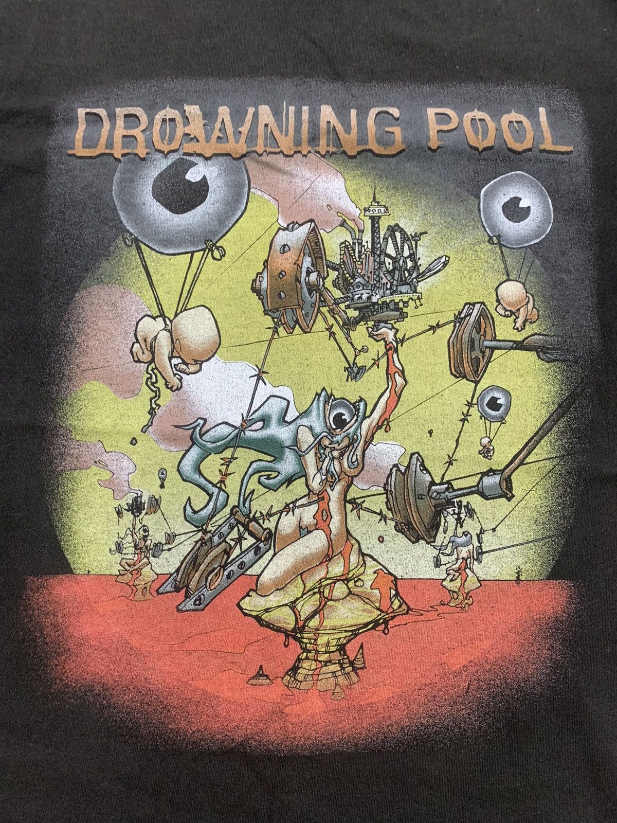 Band Tees VTG GIANT TAG BAND DROWNING POOL TSHIRT KORN DEFTONES Size US M / EU 48-50 / 2 - 4 Thumbnail