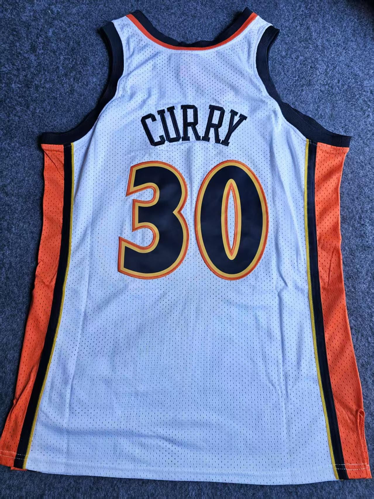 NBA 2009 10 Golden State Warriors 30 Stephen Curry Jersey White Size US M / EU 48-50 / 2 - 2 Thumbnail