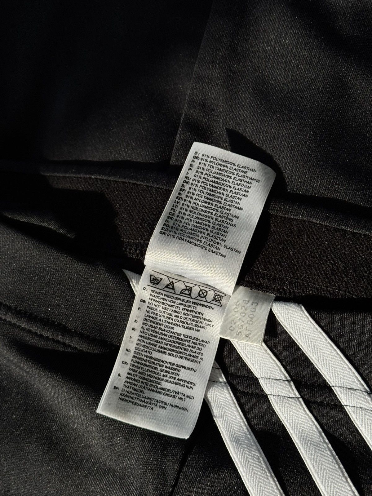 Adidas Very Rare Adidas 3 Stripe Sexy Yoga Low Waisted Flared Size 28" / US 6 / IT 42 - 15 Thumbnail