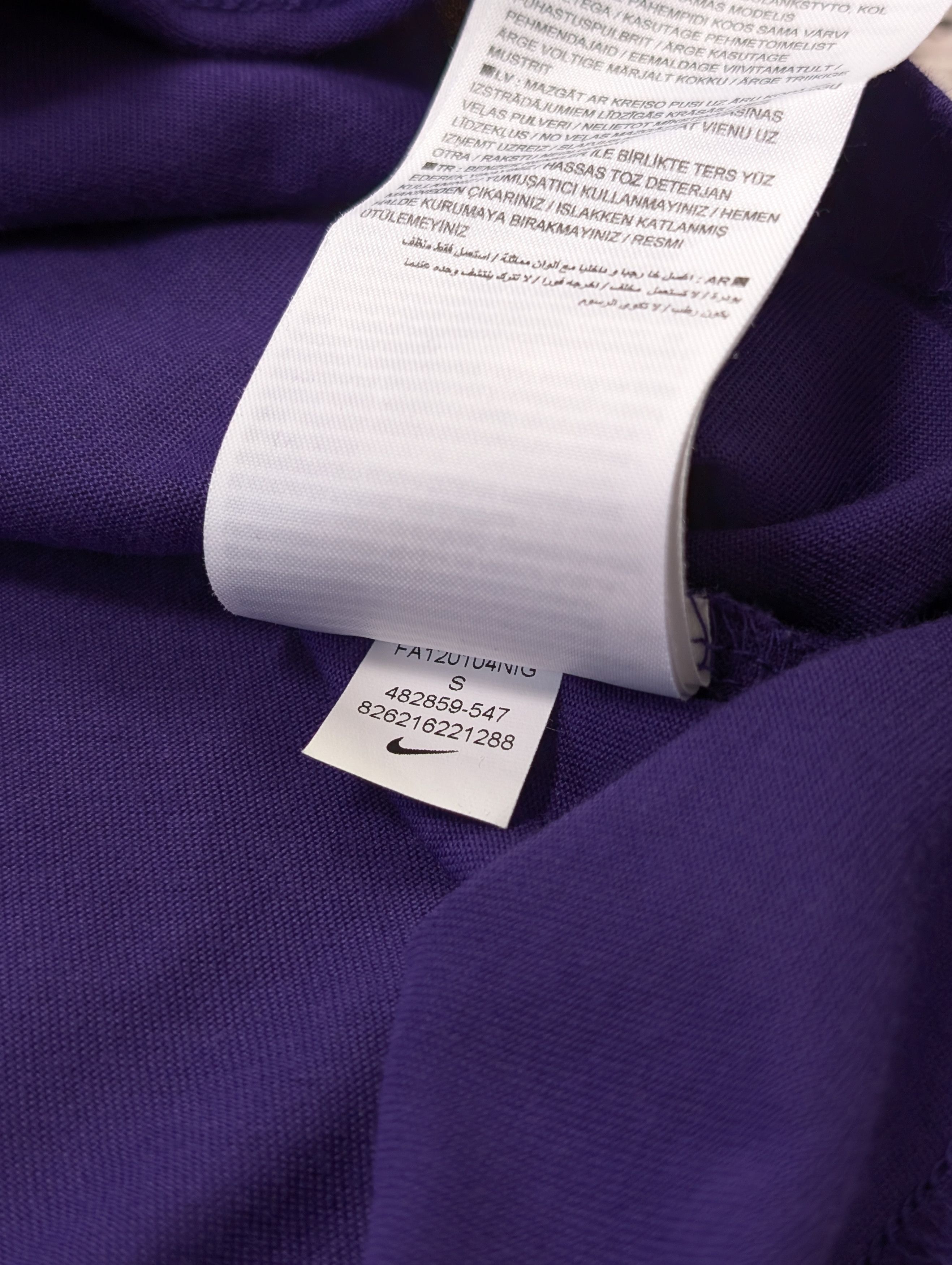 Nike Nike Dri-Fit Kobe Bryant Scores 81 Points Newspaper T-Shirt Size US S / EU 44-46 / 1 - 9 Thumbnail