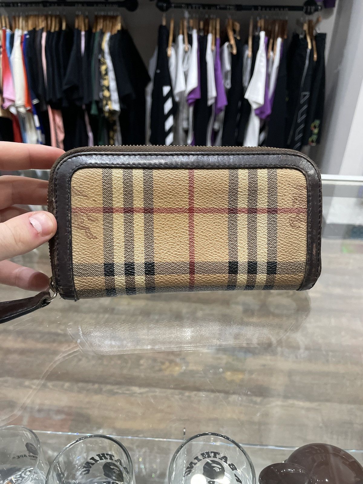 Burberry Burberry Haymarket Check Large Ziggy Zip Around Size ONE SIZE - 4 Thumbnail