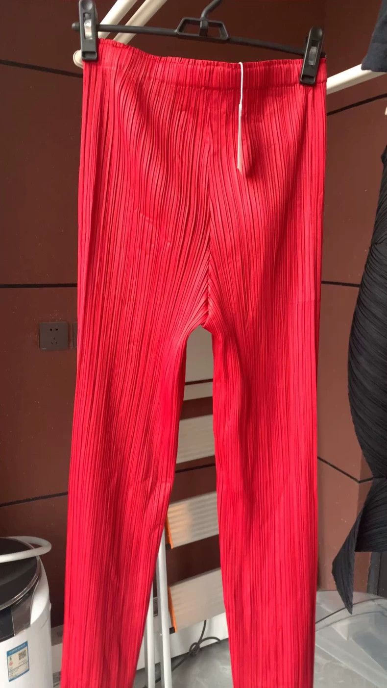 Issey Miyake Issey Miyake size:3 Red pleated pants Size 42" / US 20 - 1 Thumbnail