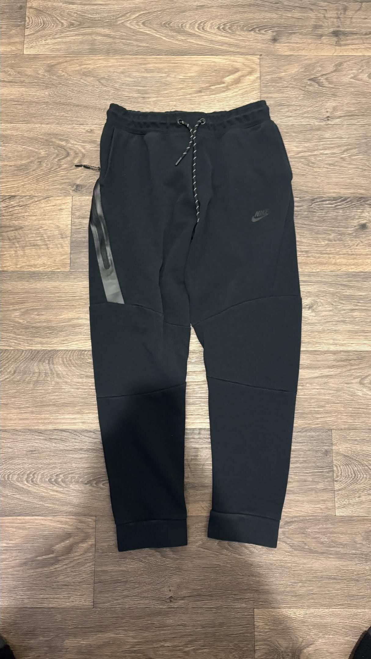 Nike black nike tech jacket and pants Size US L / EU 52-54 / 3 - 3 Thumbnail