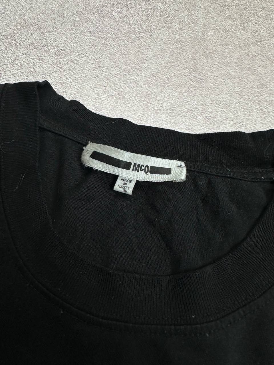 Alexander McQueen × MCQ × Vintage Vintage MCQ Alexander Mcqueen Bog Logo Spellout T-shirt Rare Size US XL / EU 56 / 4 - 4 Thumbnail