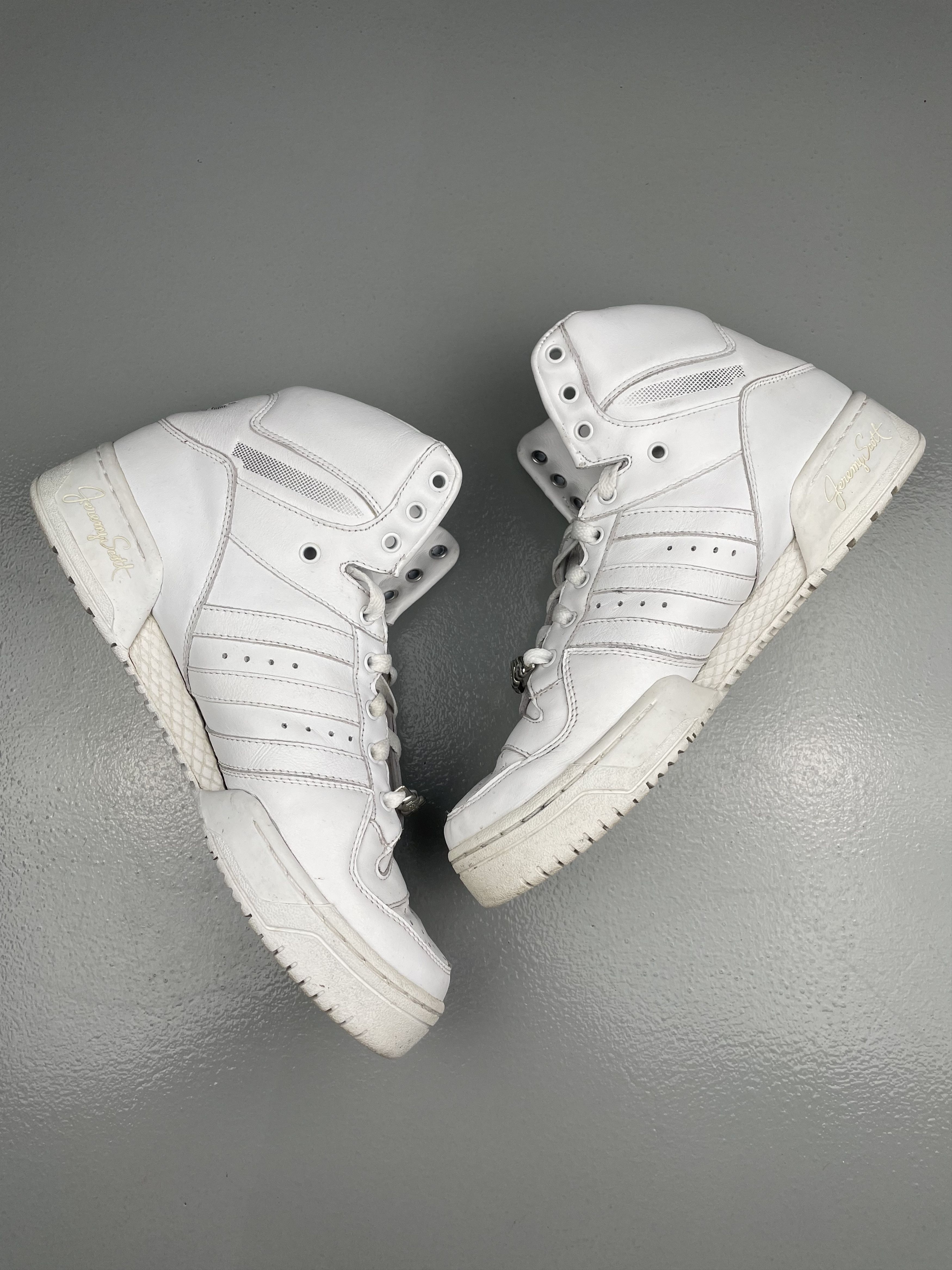 Adidas × Jeremy Scott adidas X Jeremy Scott 2009 JS Wings (white/silver) Size US 10 / EU 43 - 3 Thumbnail