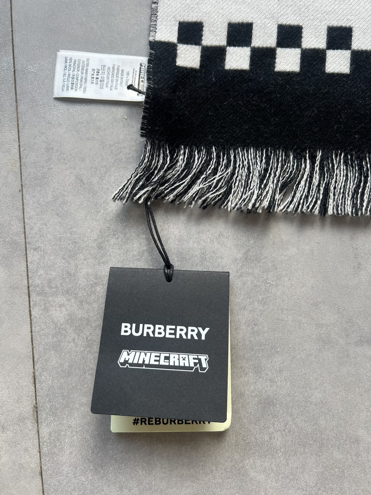 Burberry Burberry x Minecraft Scarf Size ONE SIZE - 4 Thumbnail
