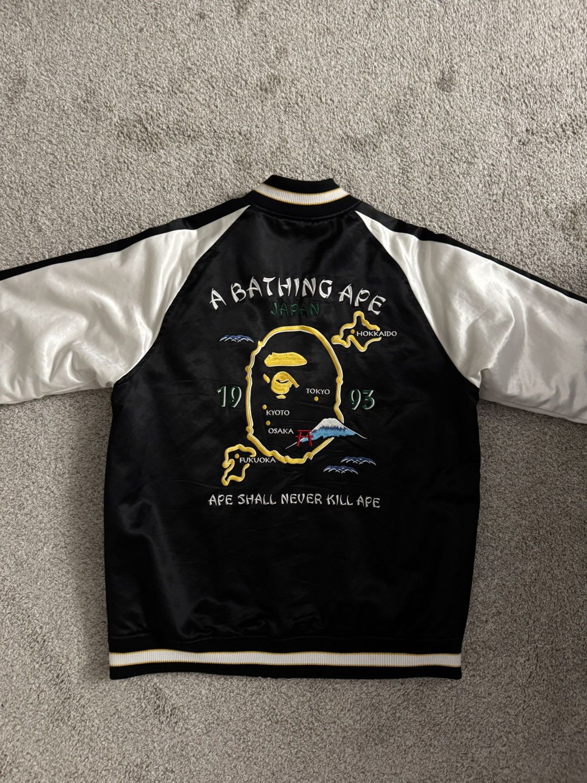Bape Bape Souvenir Jacket Size US L / EU 52-54 / 3 - 4 Thumbnail