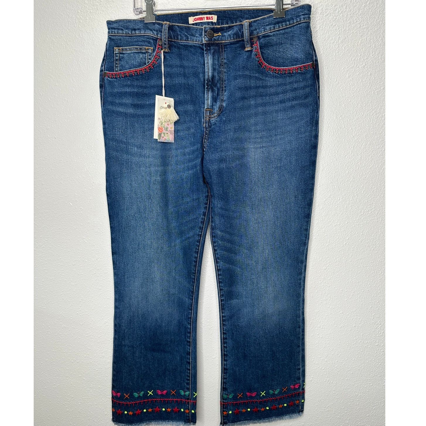 Johnny Was NWT Johnny Was Avery Cropped Baby Boot Mid Rise Slim Jean 32 Size 32" / US 10 / IT 46 - 1 Thumbnail