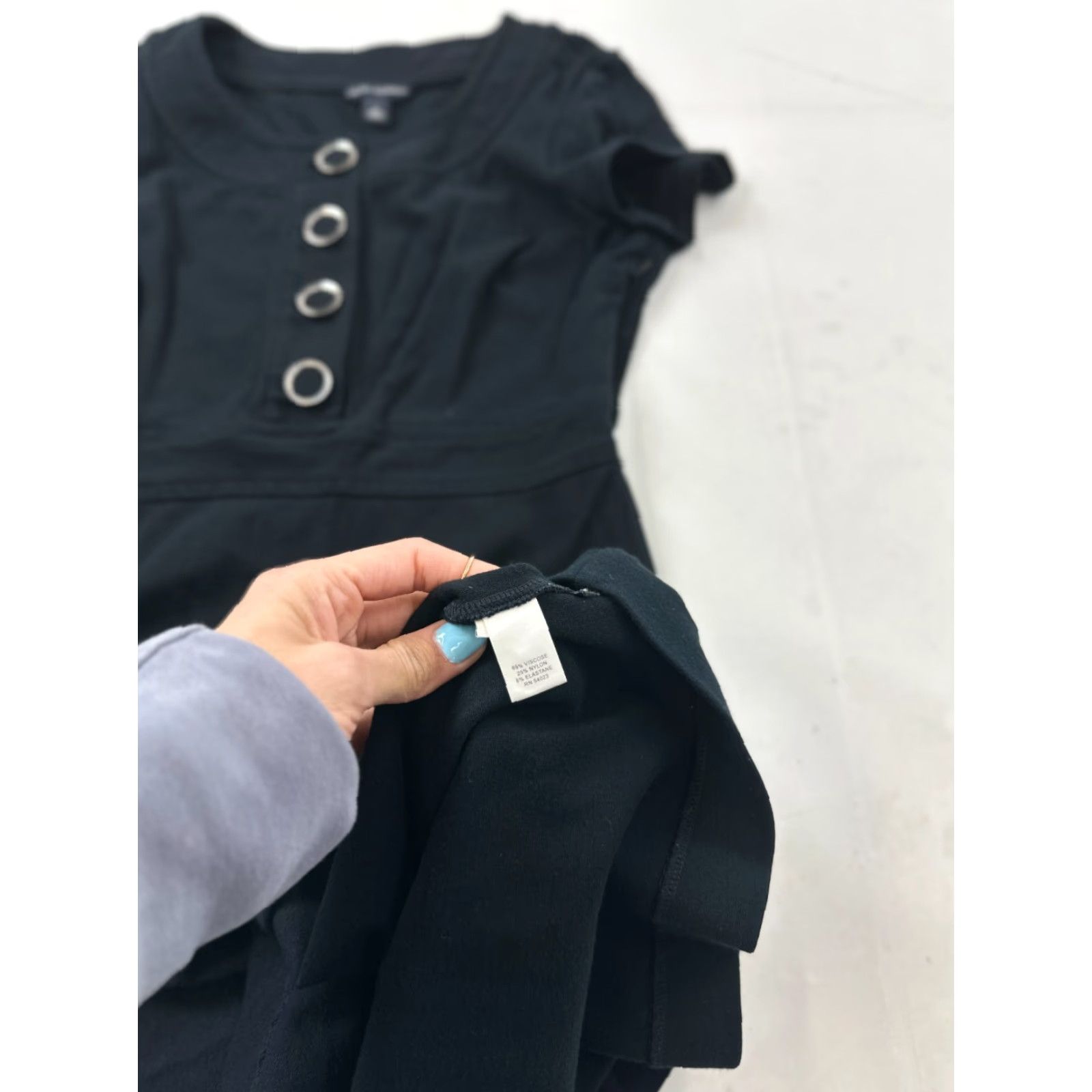 Banana Republic Banana Republic Dress Women Size 4 Black A-Line Knee Length Side Zip Pockets Button Front Cap Sleeve Round Neck Womens Size S / US 4 / IT 40 - 6 Thumbnail