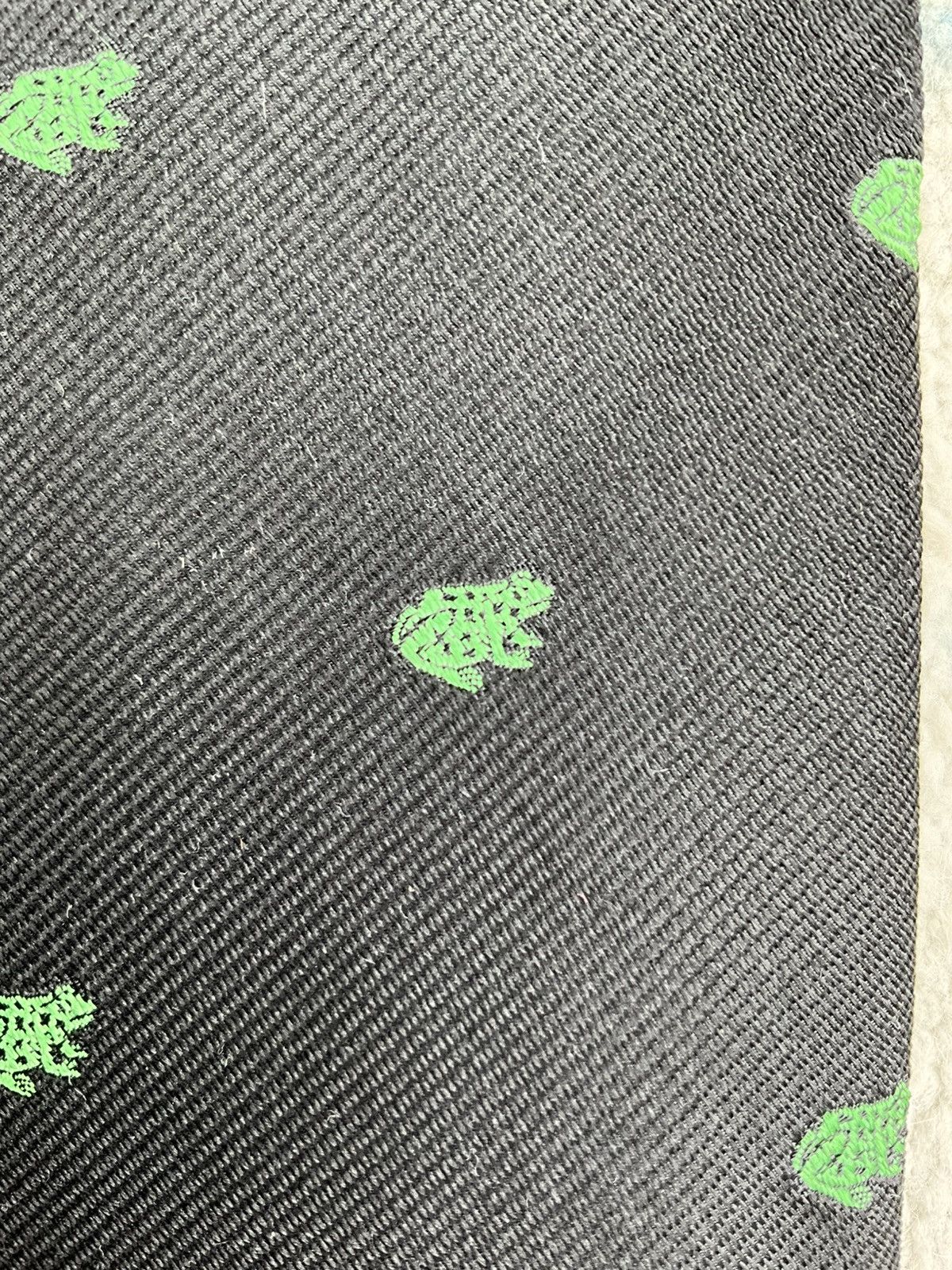Brooks Brothers Brooks Brothers Silk Tie Black w/ Green Frogs USA 3.75 x 58 Size ONE SIZE - 2 Thumbnail