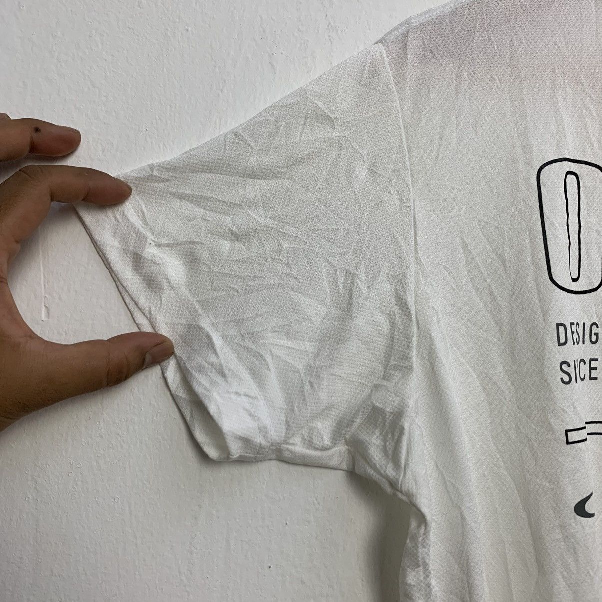 Oakley Oakley White Graphic Tee – Medium – Size US M / EU 48-50 / 2 - 7 Thumbnail