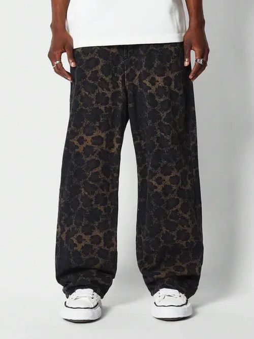 Japanese Brand Leopard Pattern jeans Loos Fit Size US 33 - 3 Thumbnail
