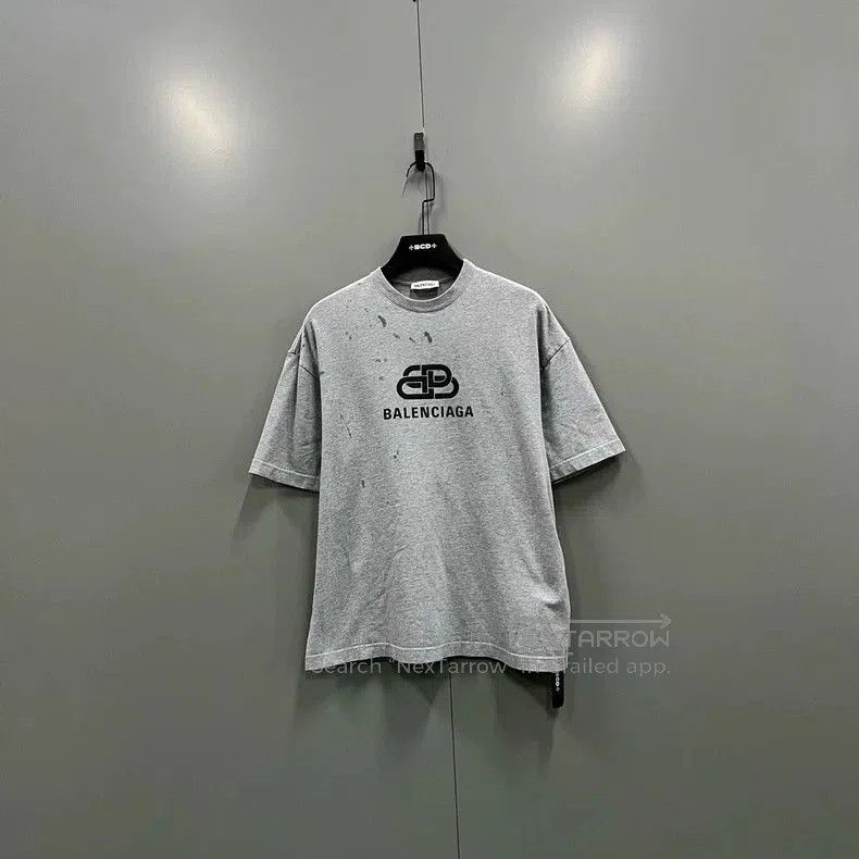 Balenciaga Balenciaga Gray Logo Lock Short Sleeve. Size US M / EU 48-50 / 2 - 1 Thumbnail
