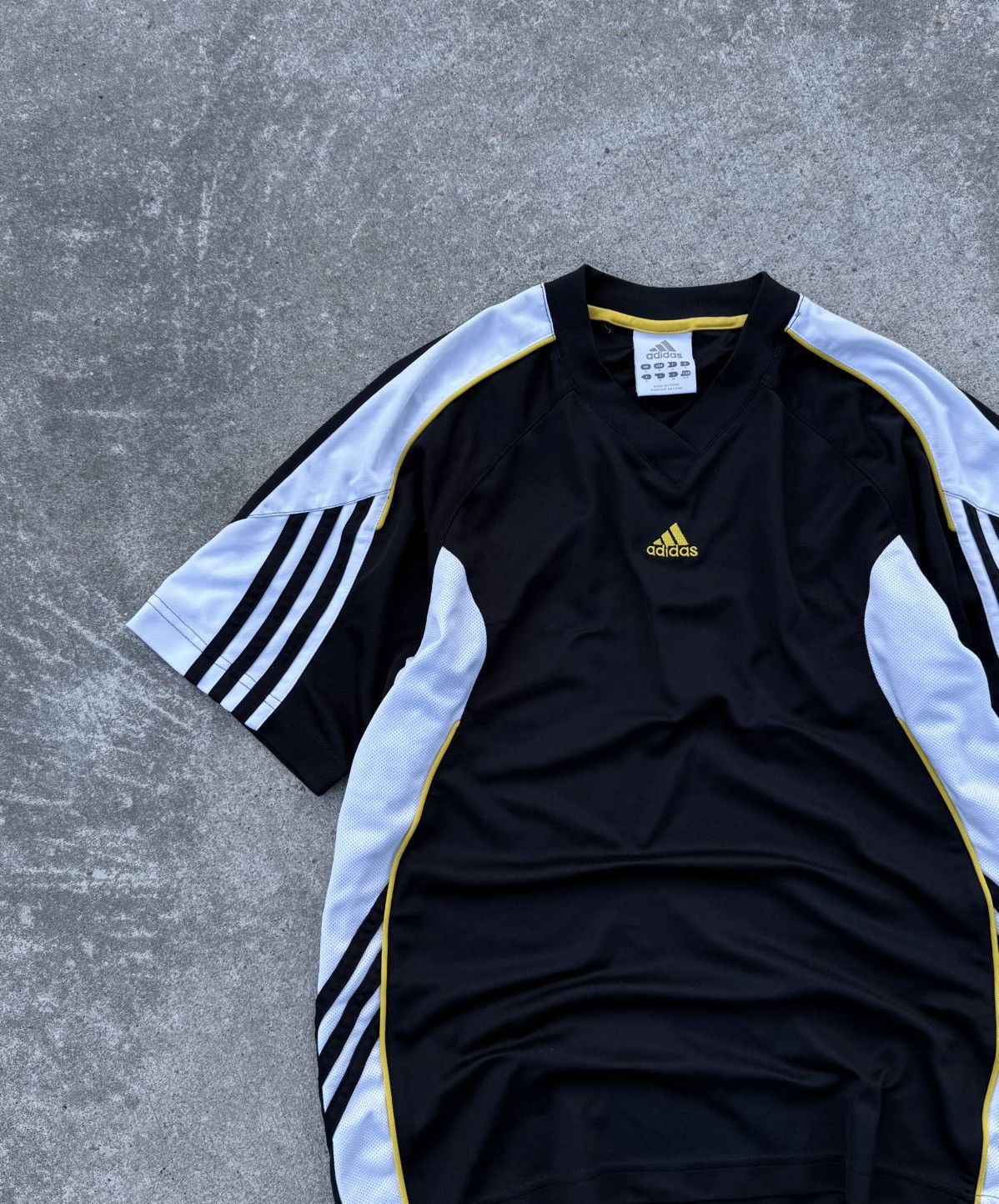 Other Vintage Adidas Y2K streetwear track rare shirt Size US S / EU 44-46 / 1 - 3 Thumbnail