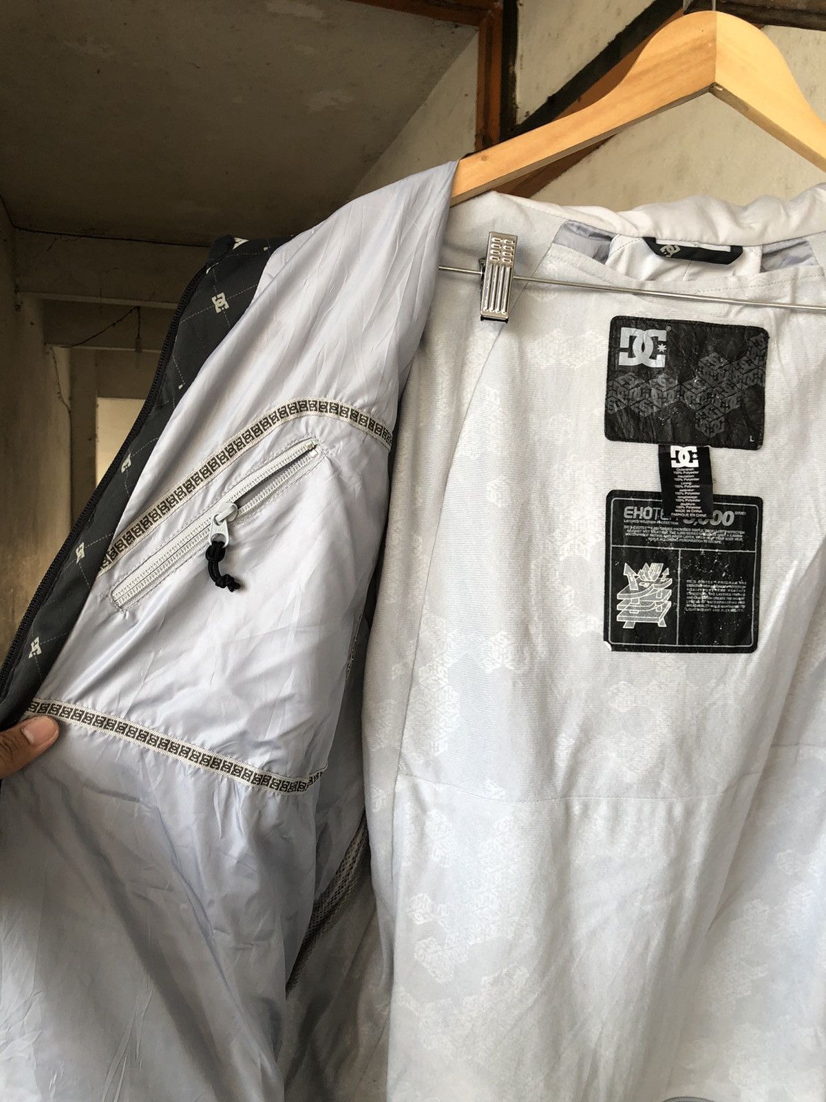 Sports Specialties Rare❗️DC 5000 Series Exotec Layered Weather Protection Jacket Size US L / EU 52-54 / 3 - 18 Thumbnail