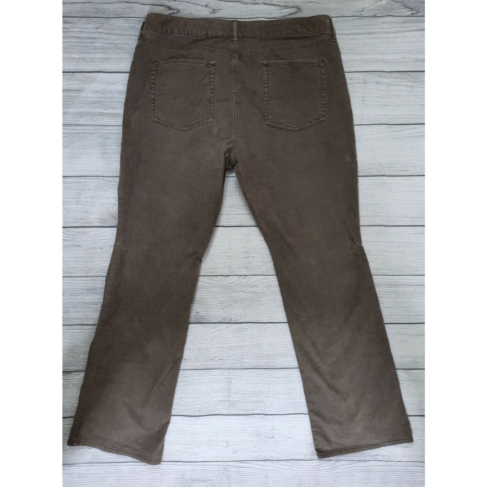 Eddie Bauer VINTAGE Eddie Bauer Pants Womens 12 Corduroy Khaki Flat Front Boot Cut 33x30 Mens, Womens, or Girls? Size 34" / US 12 / IT 48 - 2 Thumbnail