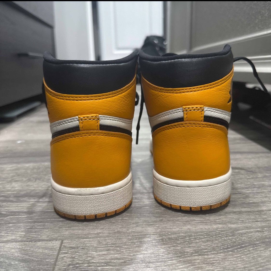 Jordan Brand Air jordan 1 Retro high OG yellow toe Size US 8.5 / EU 41-42 - 2 Thumbnail