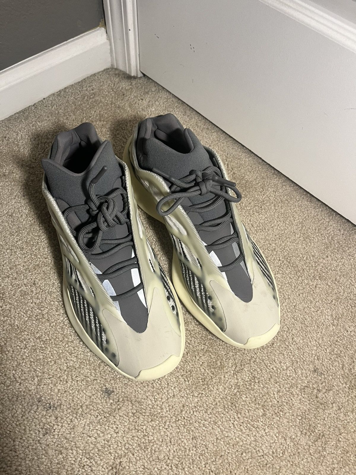 Adidas Yeezy 700 Fade Salt Size US 14 / EU 47 - 3 Thumbnail