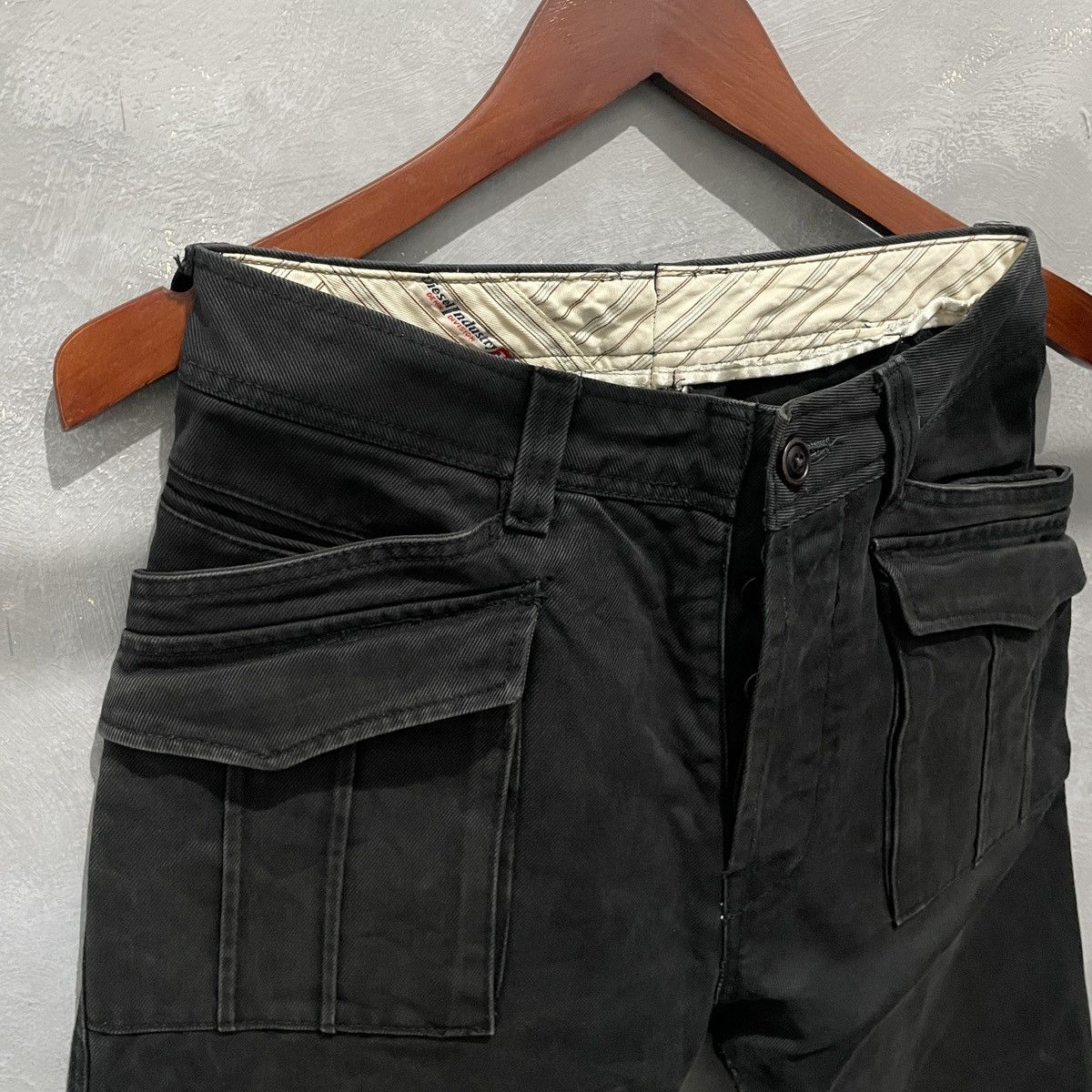 Diesel 2000s Men’s Jeans Black Diesel Cargo Staight Fit Size US 30 / EU 46 - 4 Thumbnail