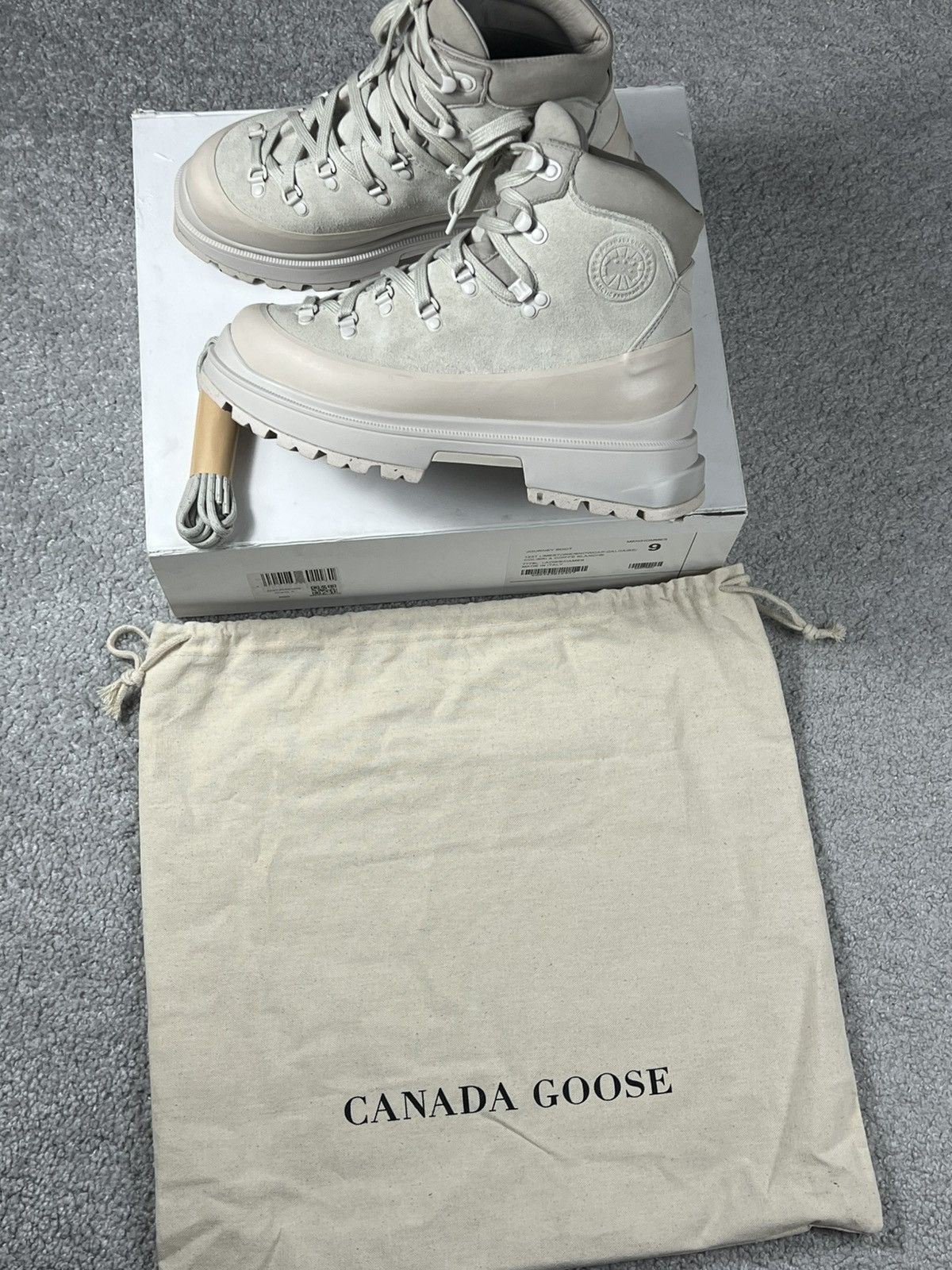 Canada Goose Canada Goose White Suede Journey Hiking Boots Size 9 Size US 9 / EU 42 - 2 Thumbnail