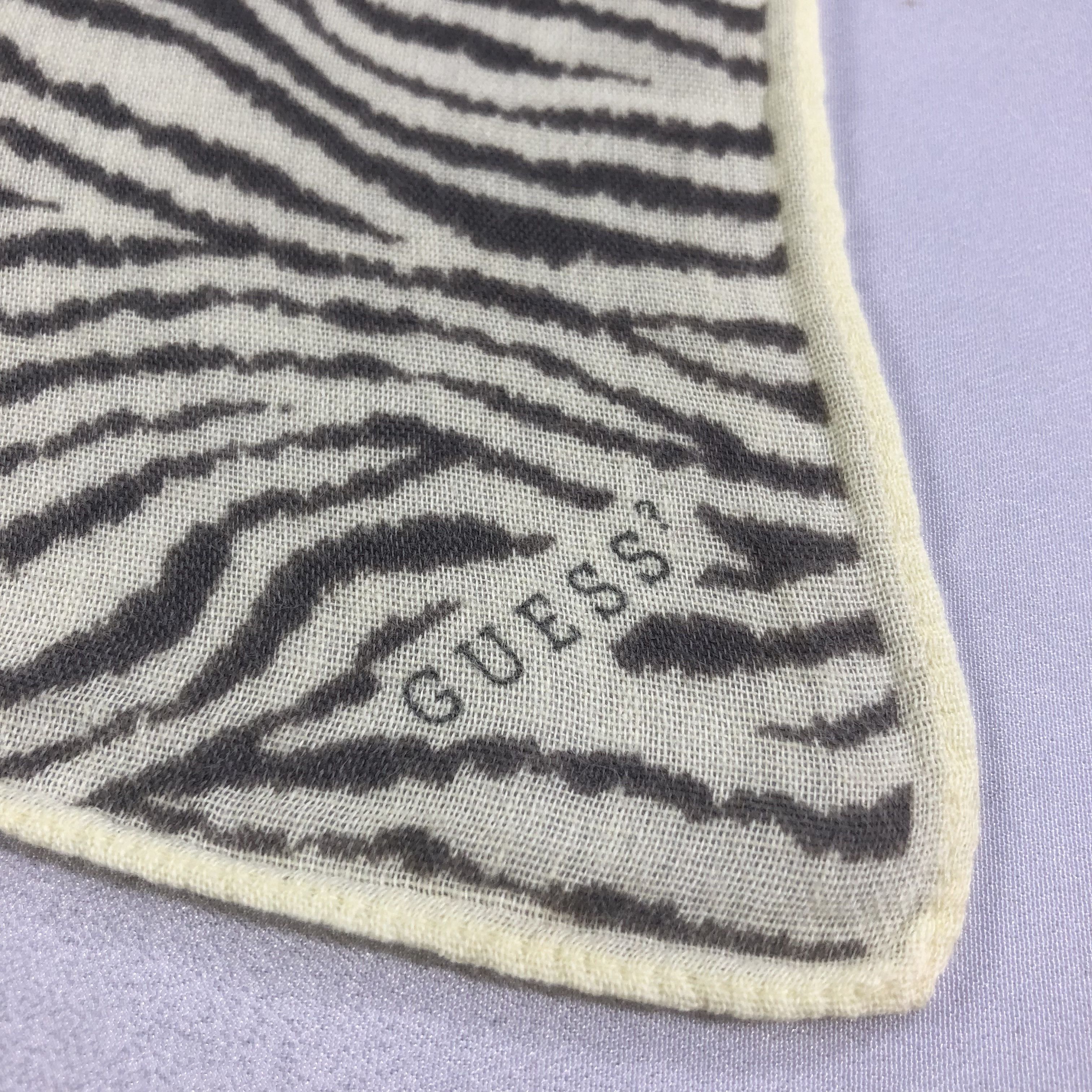 Guess × Vintage Guess? Zebra Stripes Handkerchief Neckerchief Bandana H1659 Size ONE SIZE - 4 Thumbnail