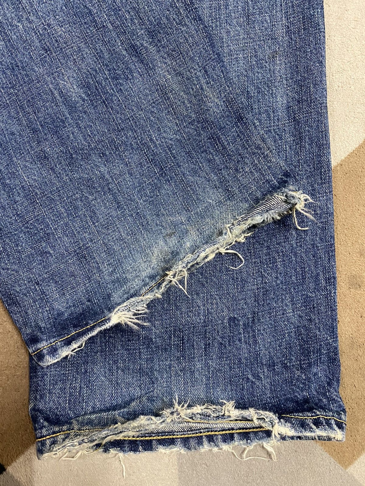 Levi's Distressed vintage Levi's 501 jeans with a relaxed fit jeans Size US 32 / EU 48 - 15 Thumbnail