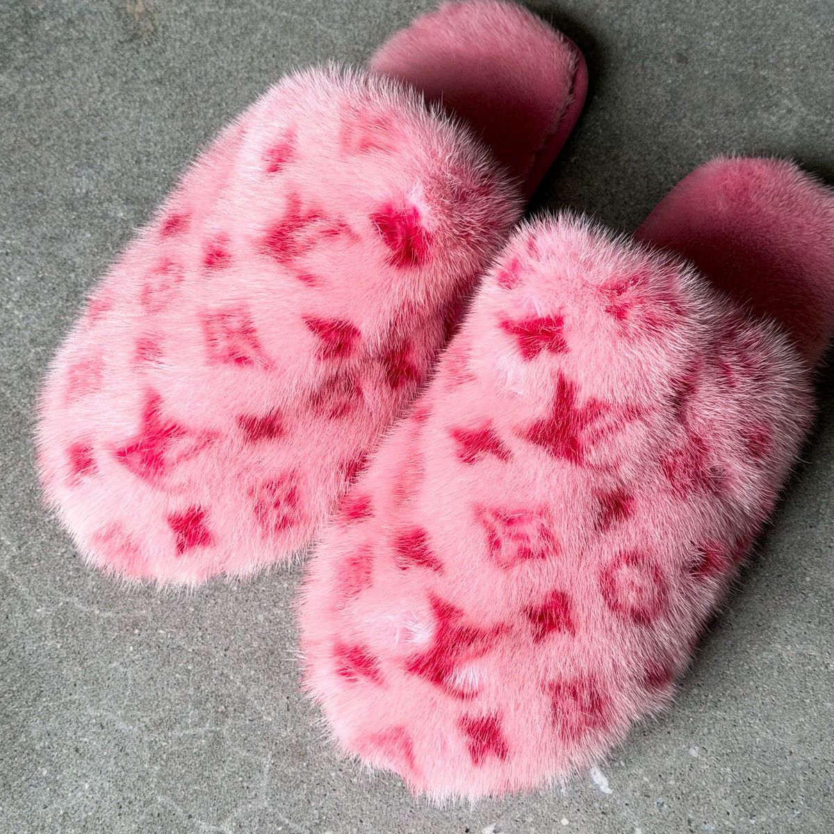 Louis Vuitton Louis Vuitton JAPAN EXCLUSIVE MINK FUR Clog Slippers Size US 9.5 / EU 42-43 - 2 Thumbnail