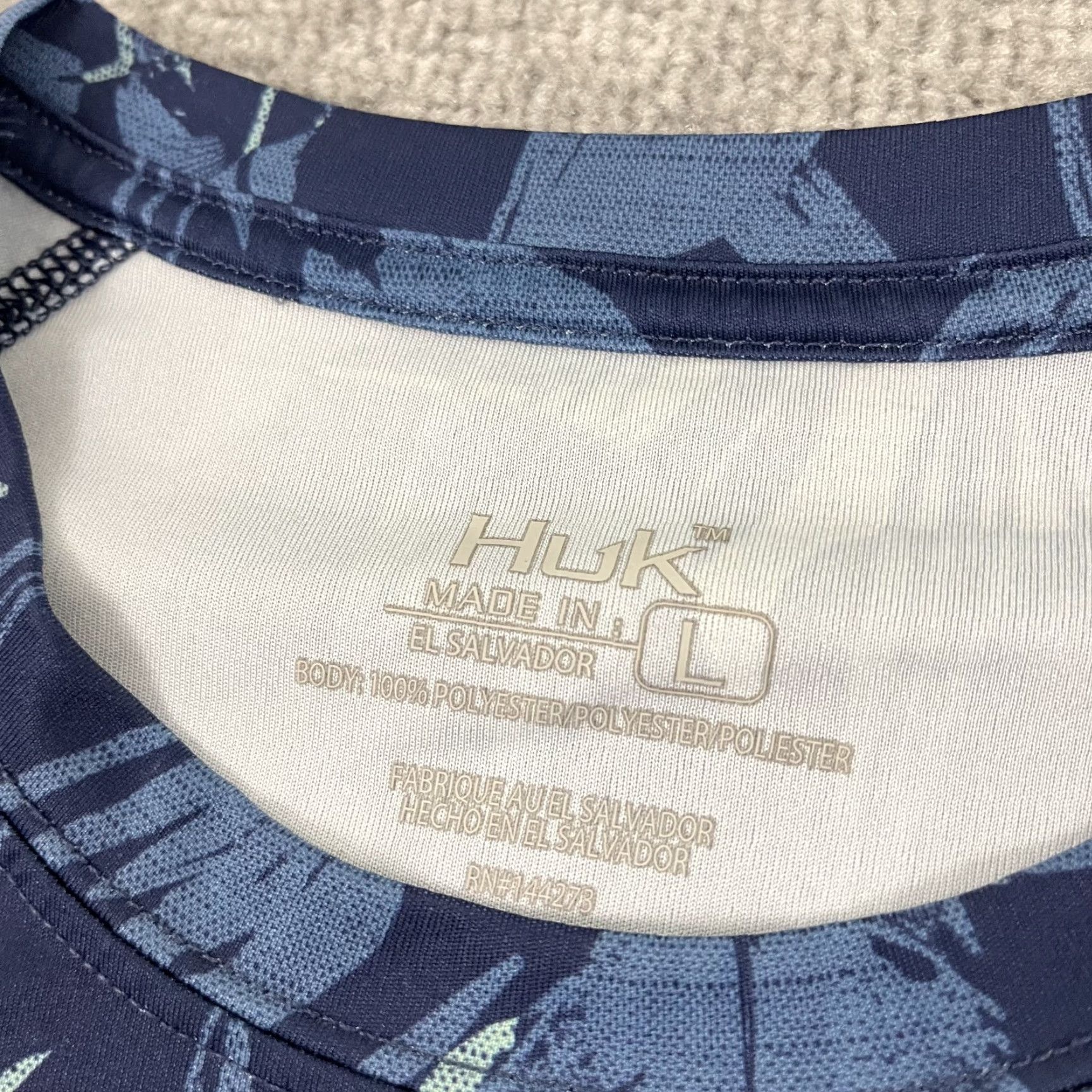 Vintage Huk Shirt Mens Large Blue Floral Fish Print Performance Fishing Long Sleeve Size US L / EU 52-54 / 3 - 3 Thumbnail