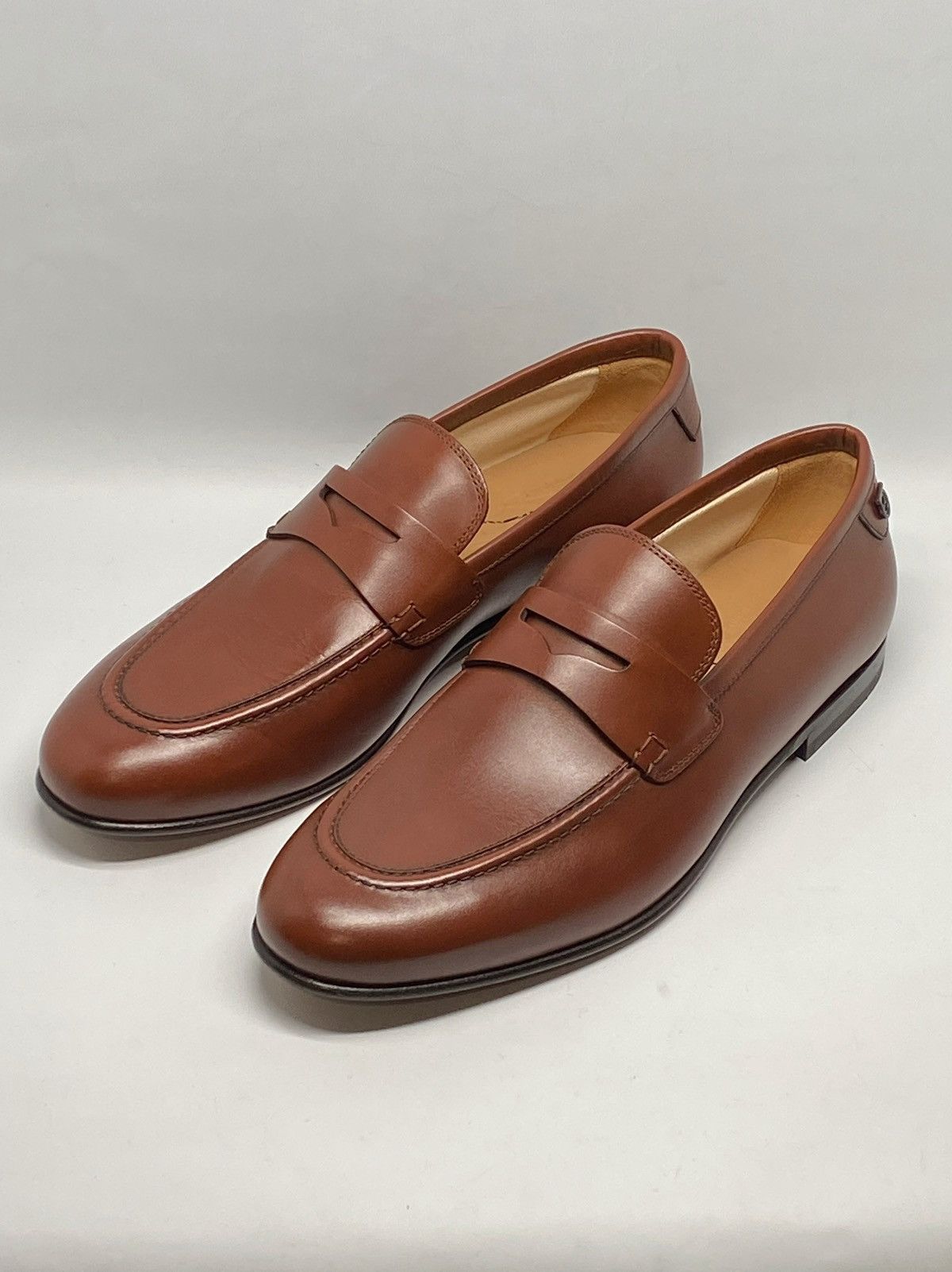 image of Salvatore Ferragamo Goya Leather Loafers Size 9 Ee in Brown, Men's