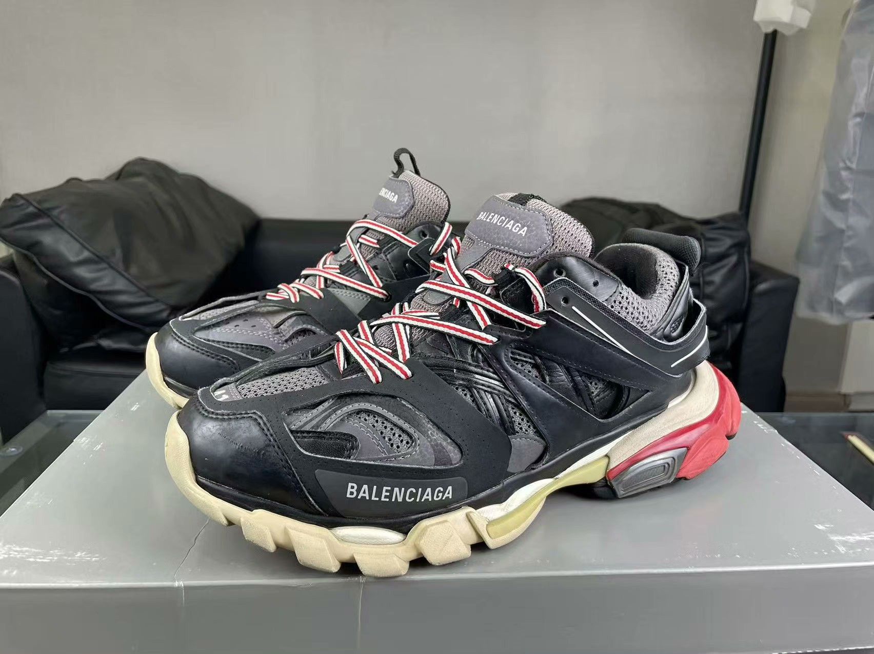 Balenciaga Balenciaga Black Lowtop Sneakers 41 Men Size US 8.5 / EU 41-42 - 1 Thumbnail