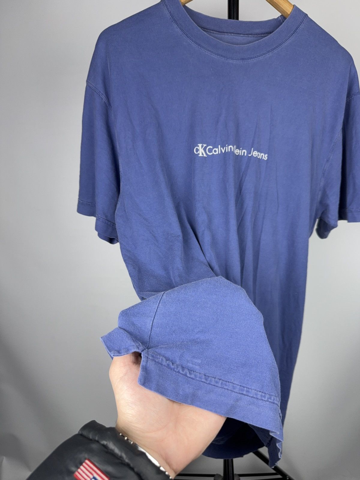Calvin Klein 00s Vintage Calvin Klein Jeans Minimal Logo Blue T-Shirt L Size US L / EU 52-54 / 3 - 6 Thumbnail