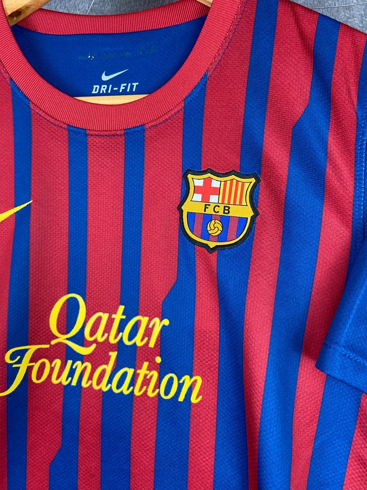 Nike FC Barcelona jersey vintage football shirt rare sponsor Size US S / EU 44-46 / 1 - 2 Thumbnail
