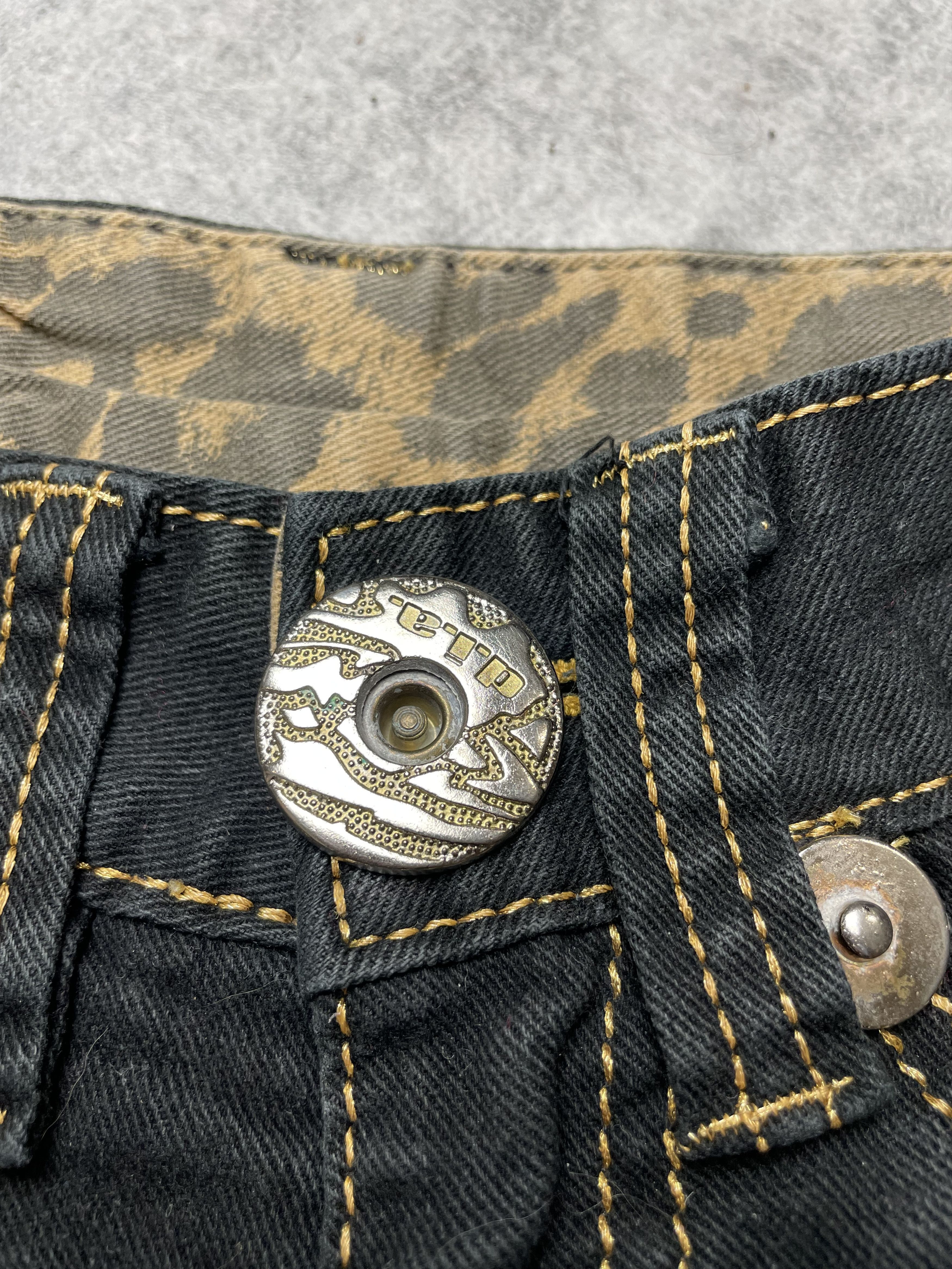 Japanese Brand DIA D.I.A. Jeans Shorts Leopard Print Gal Japan Size 24" / US 00 / IT 34 - 3 Thumbnail