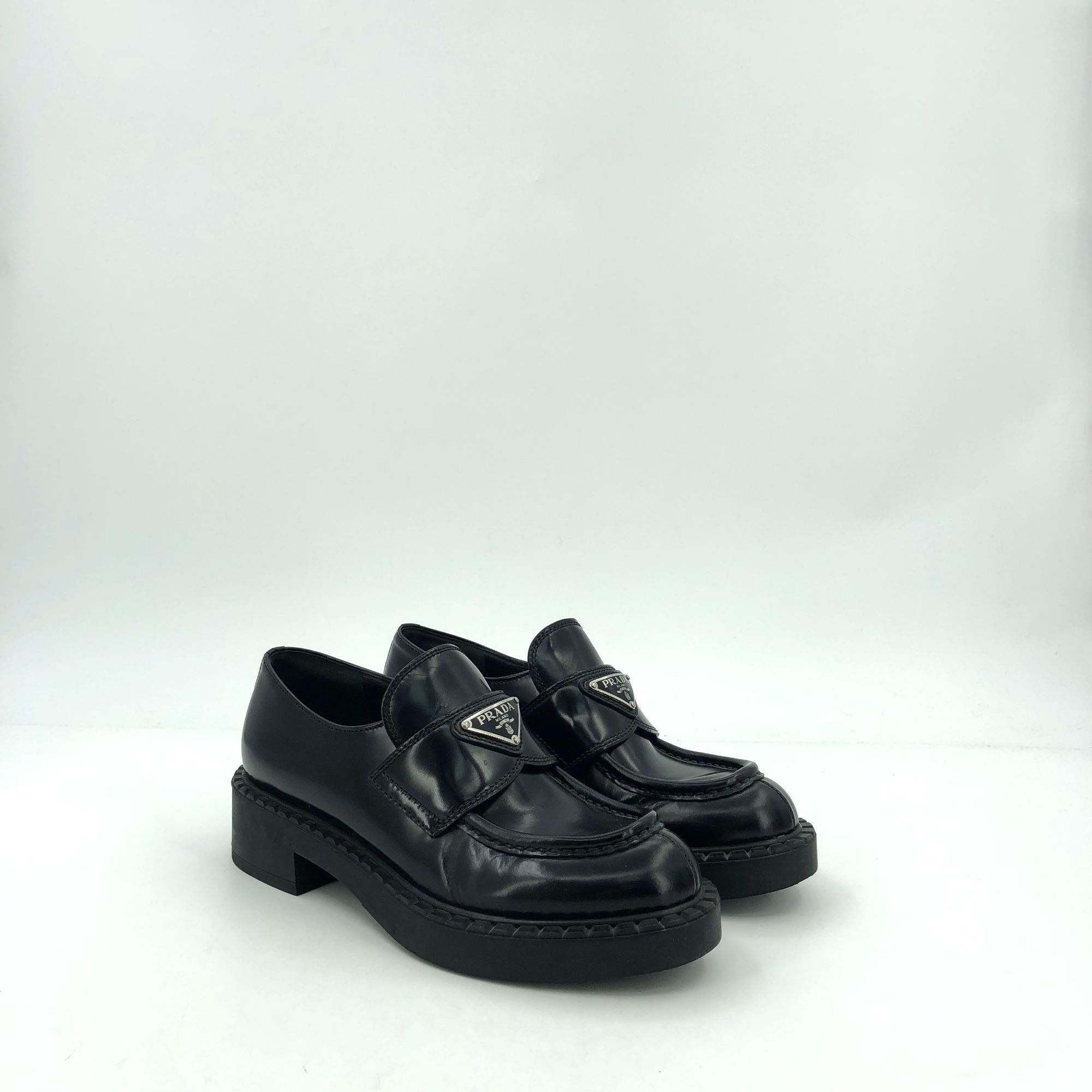 Prada Womens Black Leather Loafers Size 35 Thick Sole Triang