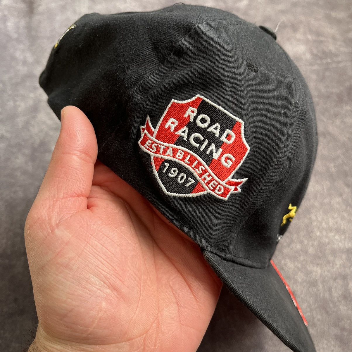 Vintage vintage Isle of Man TT cap with autograph Size ONE SIZE - 4 Thumbnail