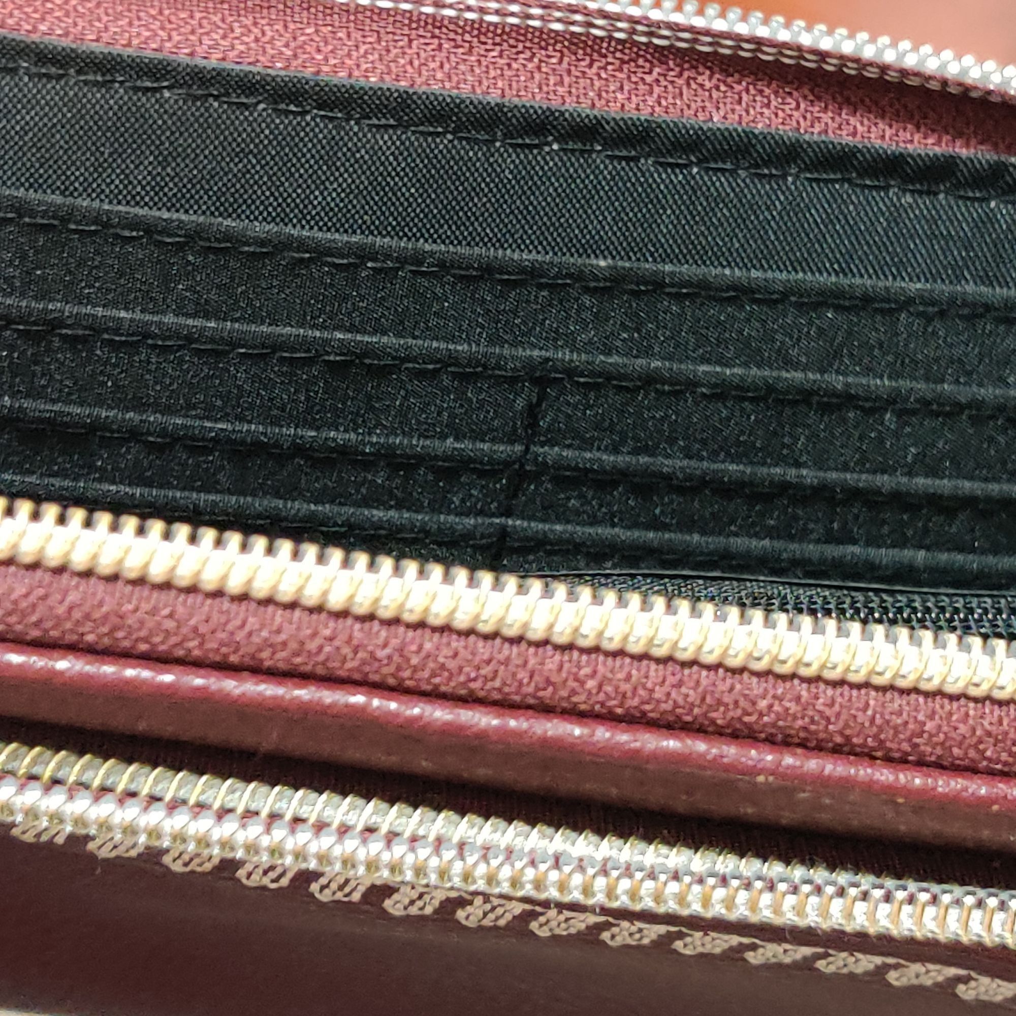 Other Burgundy Pebbled Faux Leather Zip Wallet Embroidered Wristle Size ONE SIZE - 5 Thumbnail