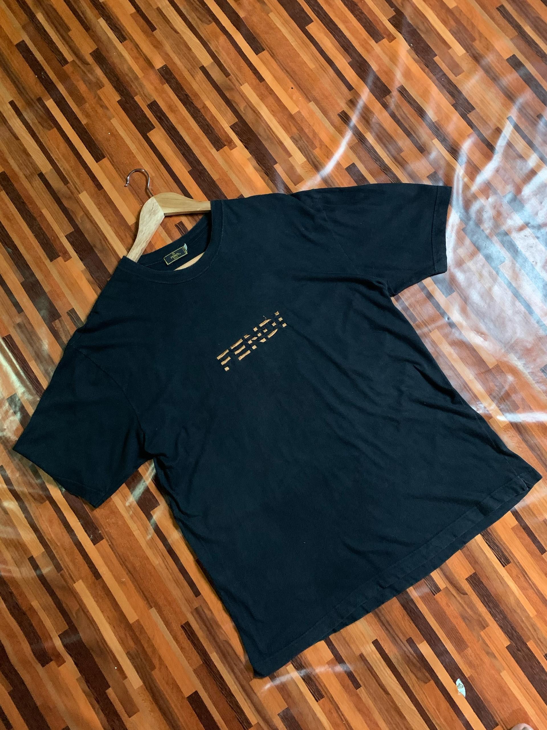 Fendi Vintage FENDI Spell Out Streetwear T-Shirt Made Italy Size US L / EU 52-54 / 3 - 1 Thumbnail