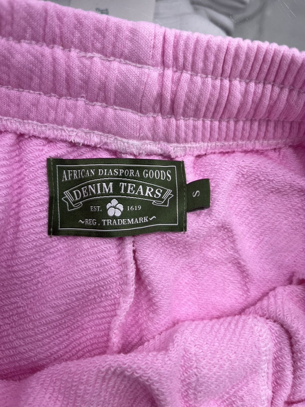 DENIM TEARS Denim Tears The Cotton Wreath Sweatshorts "Powder Pink" Size US 30 / EU 46 - 3 Thumbnail