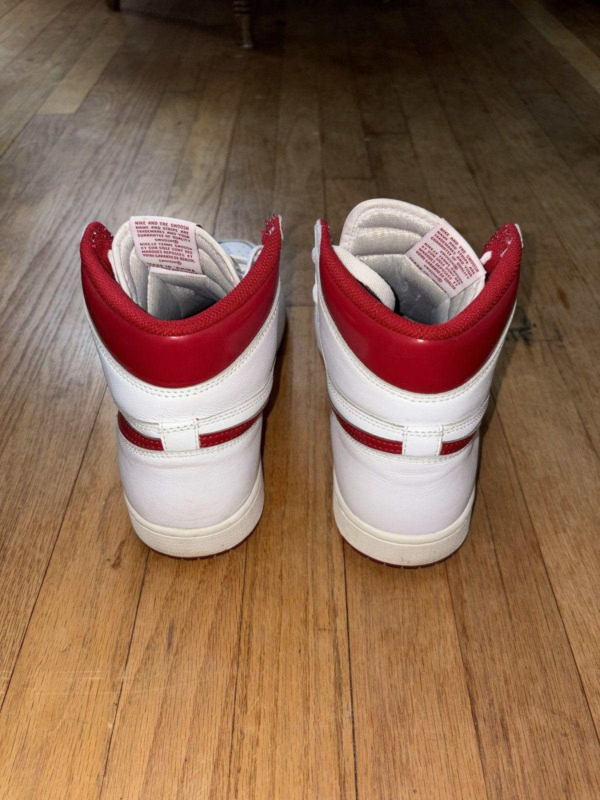 Jordan Brand × Nike Air Jordan 1 Retro High OG Metallic Red Size US 11 / EU 44 - 3 Thumbnail