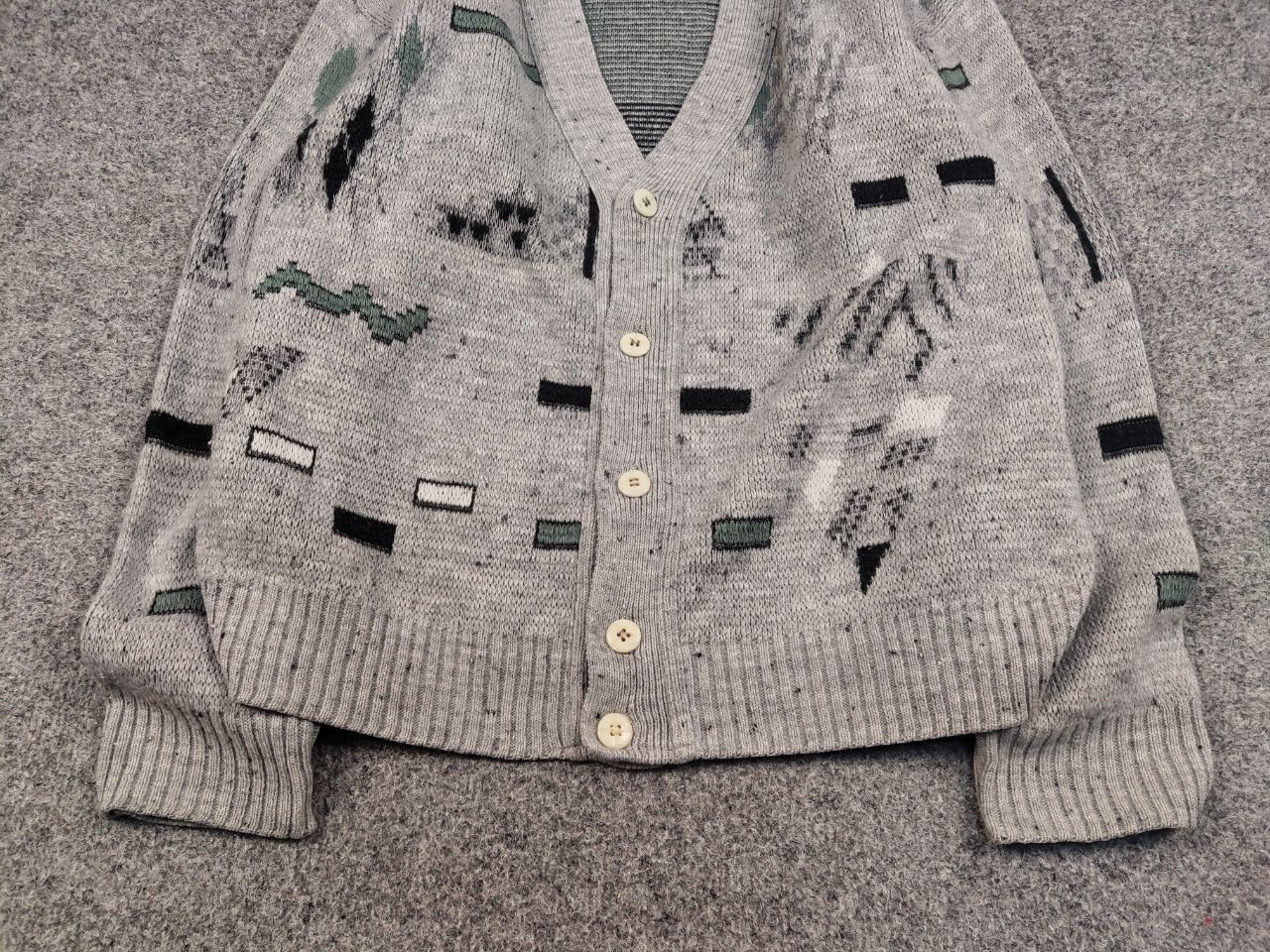 Japanese Brand Vintage 90's Japanese Style Knit Art Gray Pattern Cardigan Size US L / EU 52-54 / 3 - 9 Thumbnail