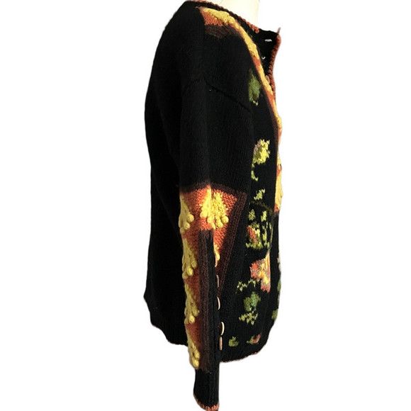 Vintage Vintage Handmade 3D Flowers Half Button Sweater - S / M Size S / US 4 / IT 40 - 5 Thumbnail